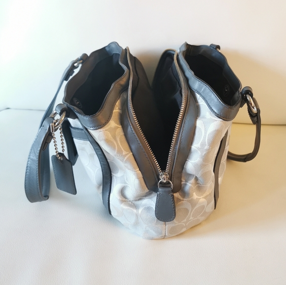 Coach purse - Picture 3 of 5